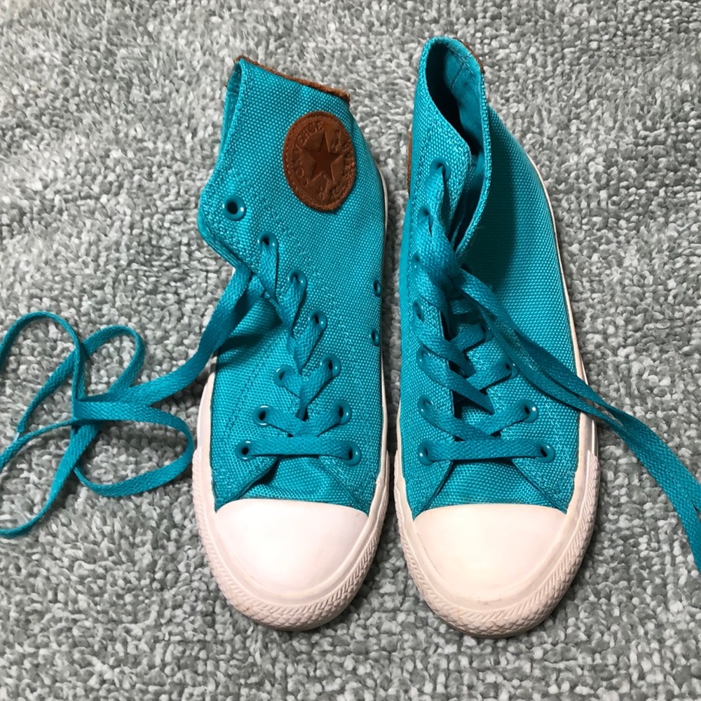 Converse All Stars women’s size 7 Teal High Tops